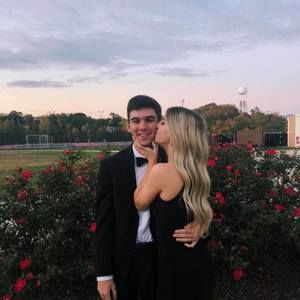 Meet your Posher, Danielle